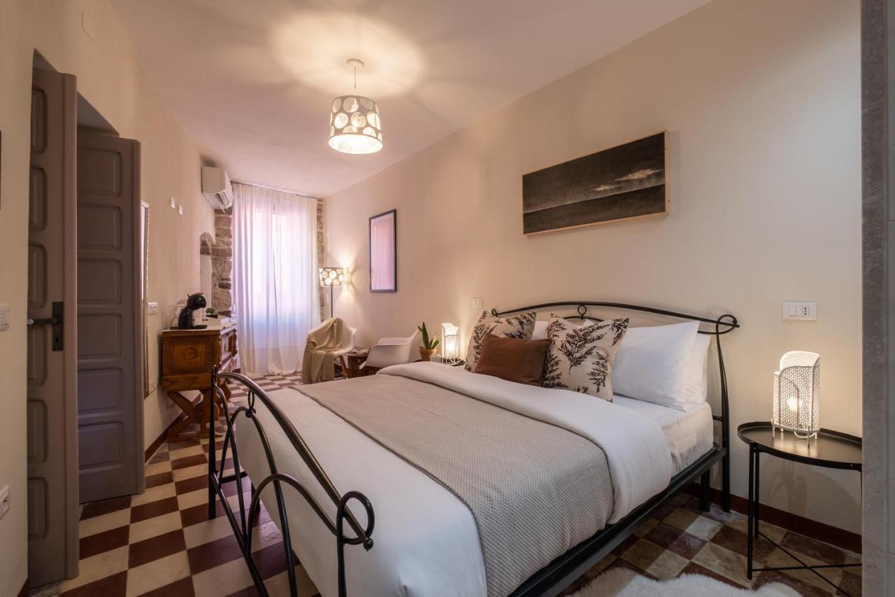 Dimora Sant'Ignazio Guest House Bosa Exteriör bild
